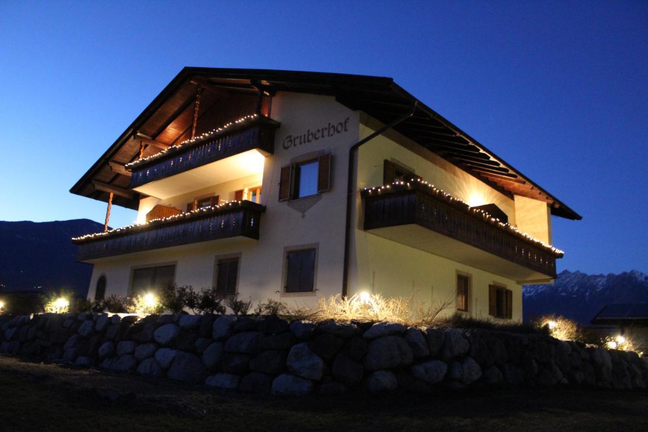 Gruberhof Bed & Breakfast Postal / Burgstall Luaran gambar